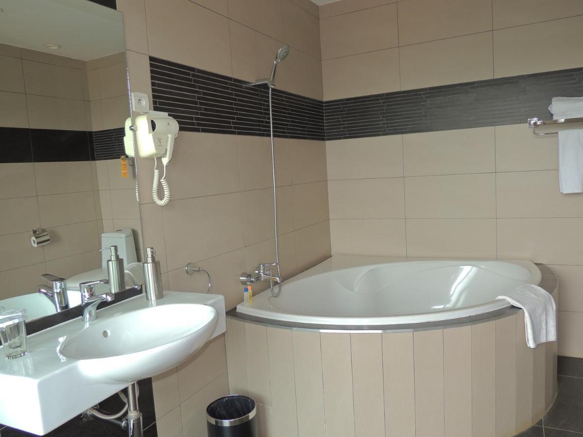 Plumeria Hotel Antsirabe Εξωτερικό φωτογραφία